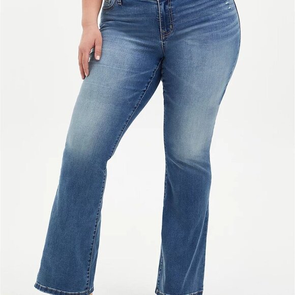 NWT Torrid Luxe Slim Boot Jeans Light Wash Super Stretch Plus Size 26 H13549 - Picture 12 of 12